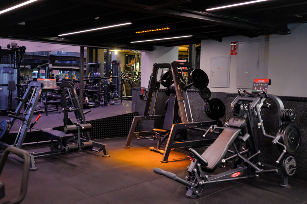 Cómo elegir gimnasio en Burgos: 10 aspectos que deberías comparar 1 GYM 77